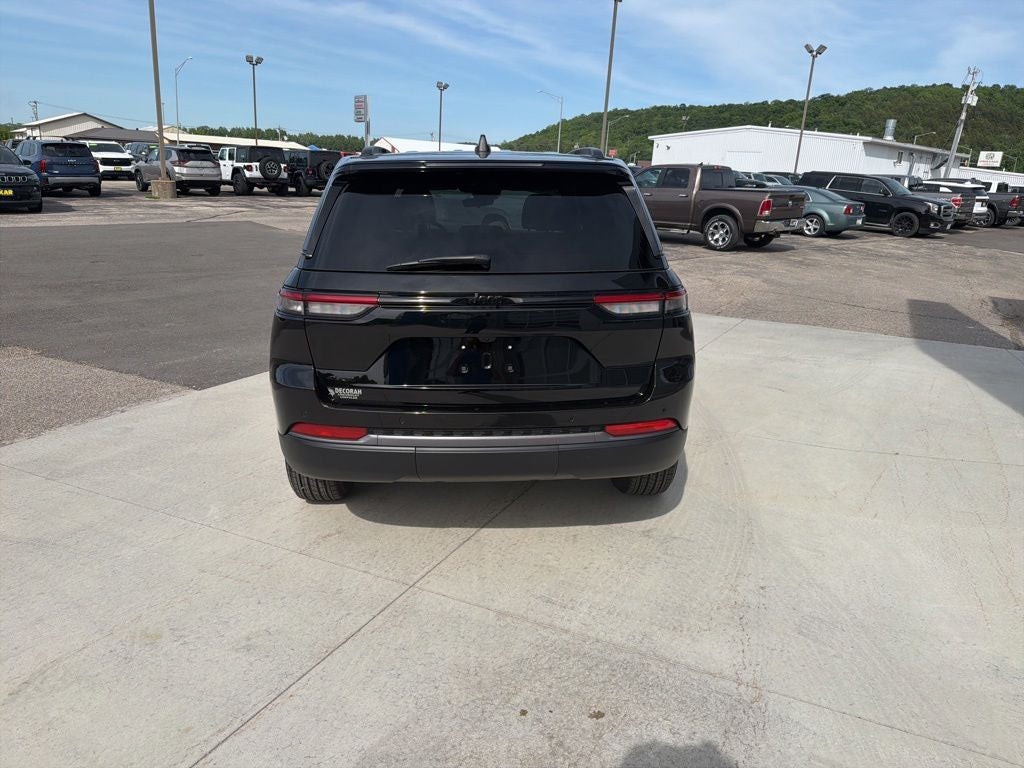 2026 Jeep Grand Cherokee GRAND CHEROKEE LAREDO ALTITUDE 4X4
