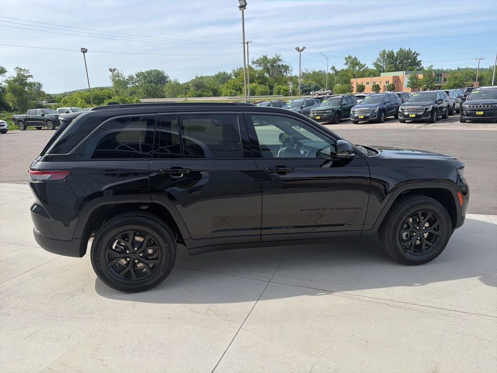 2026 Jeep Grand Cherokee GRAND CHEROKEE LAREDO ALTITUDE 4X4