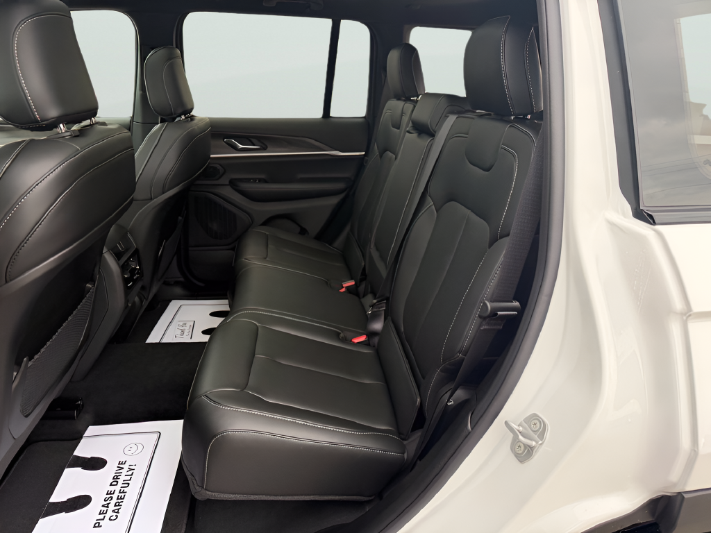 2027 Jeep Grand Cherokee GRAND CHEROKEE LIMITED 4X4