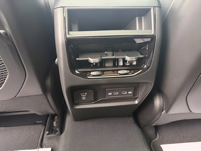 2027 Jeep Grand Cherokee GRAND CHEROKEE LIMITED 4X4