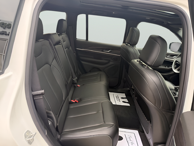 2027 Jeep Grand Cherokee GRAND CHEROKEE LIMITED 4X4