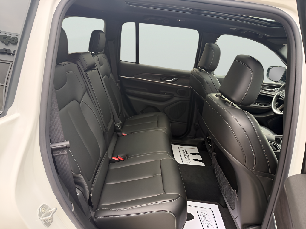 2027 Jeep Grand Cherokee GRAND CHEROKEE LIMITED 4X4
