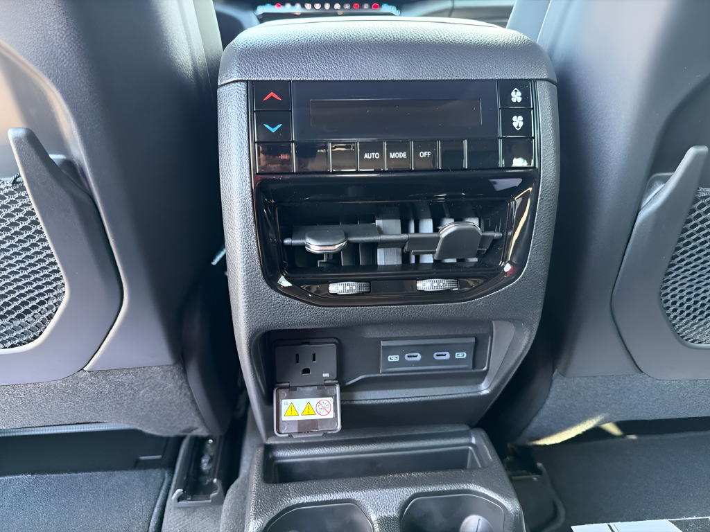 2027 Jeep Grand Cherokee GRAND CHEROKEE L LIMITED 4X4