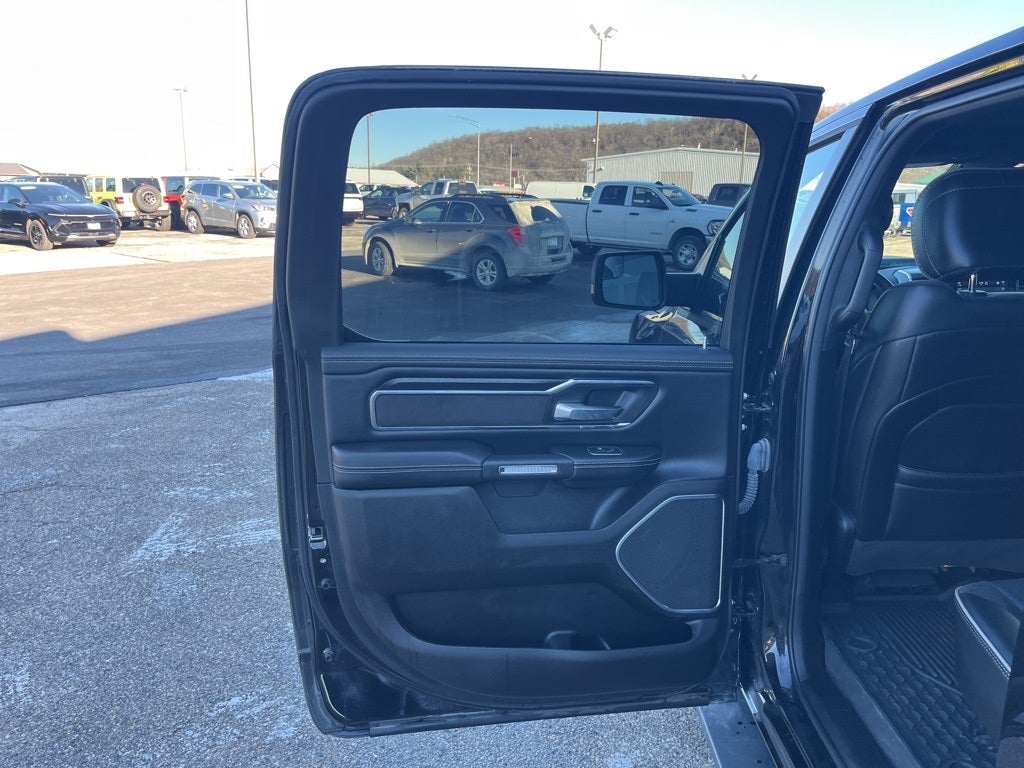 2024 RAM 1500 Laramie Crew Cab 4x4 5'7' Box