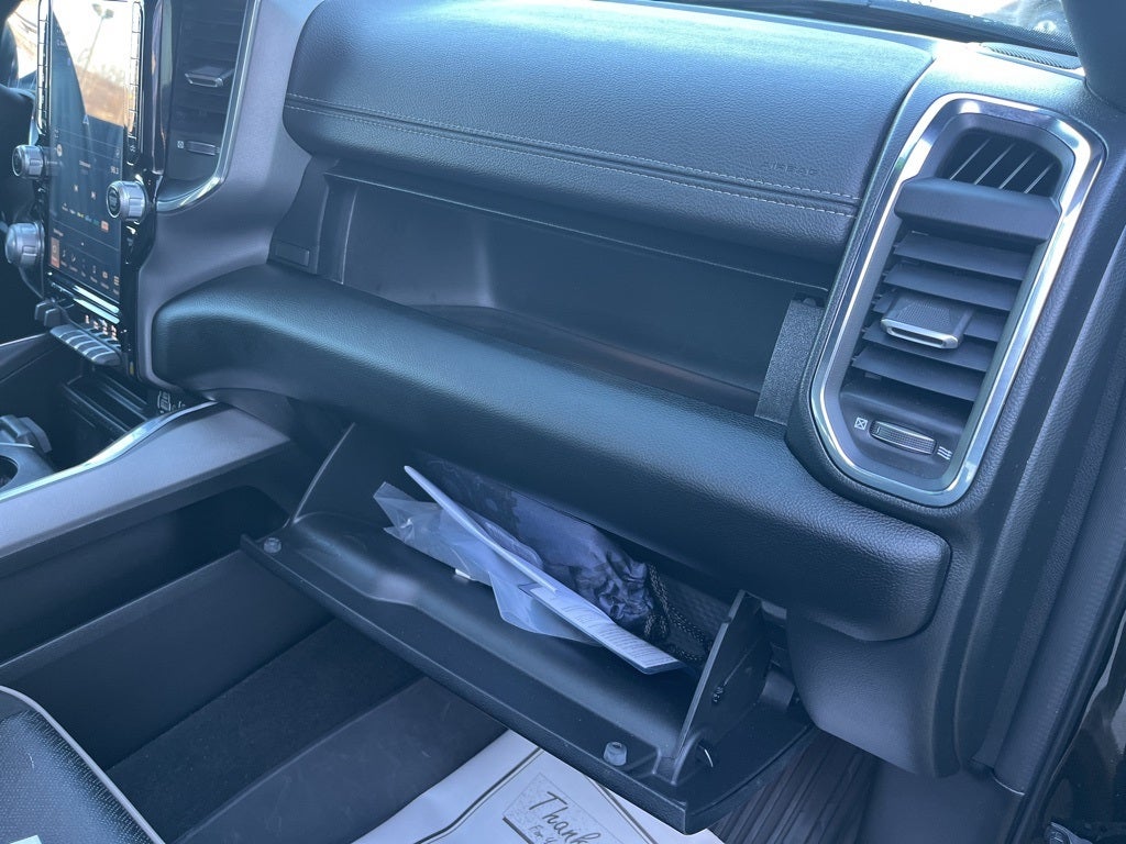 2024 RAM 1500 Laramie Crew Cab 4x4 5'7' Box