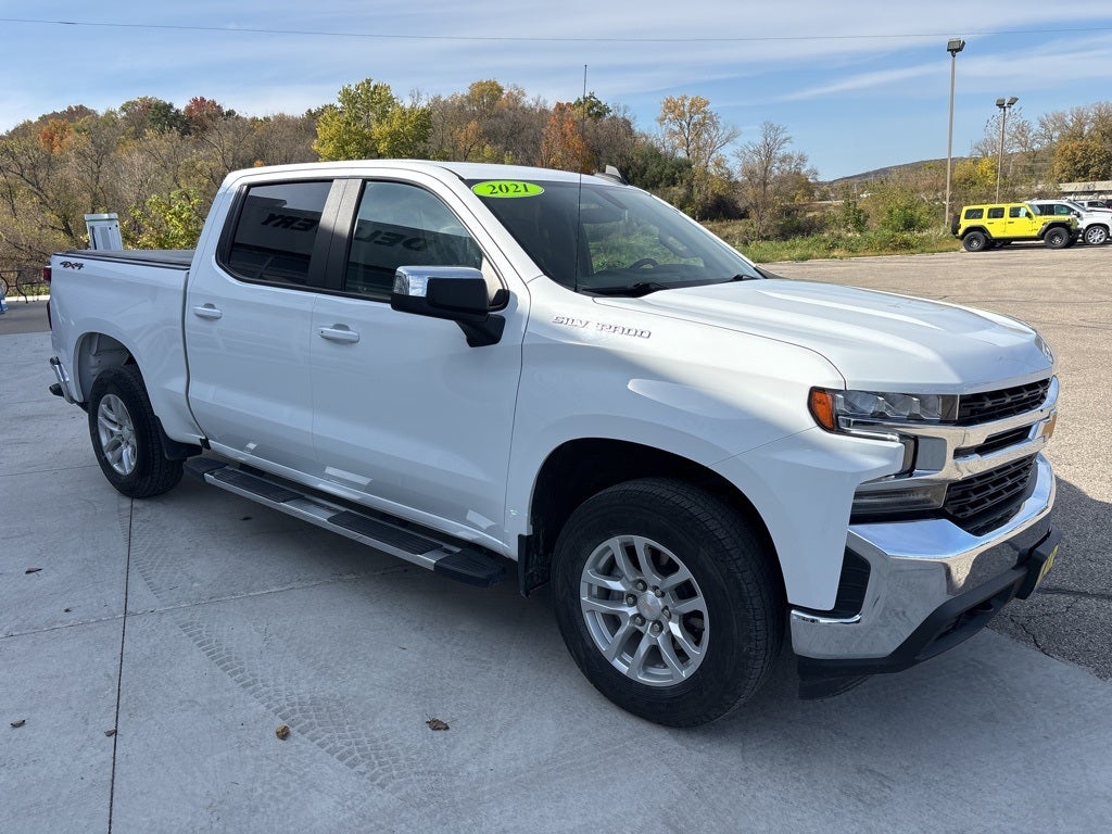2021 Chevrolet Silverado 1500 4WD Crew Cab Short Bed LT
