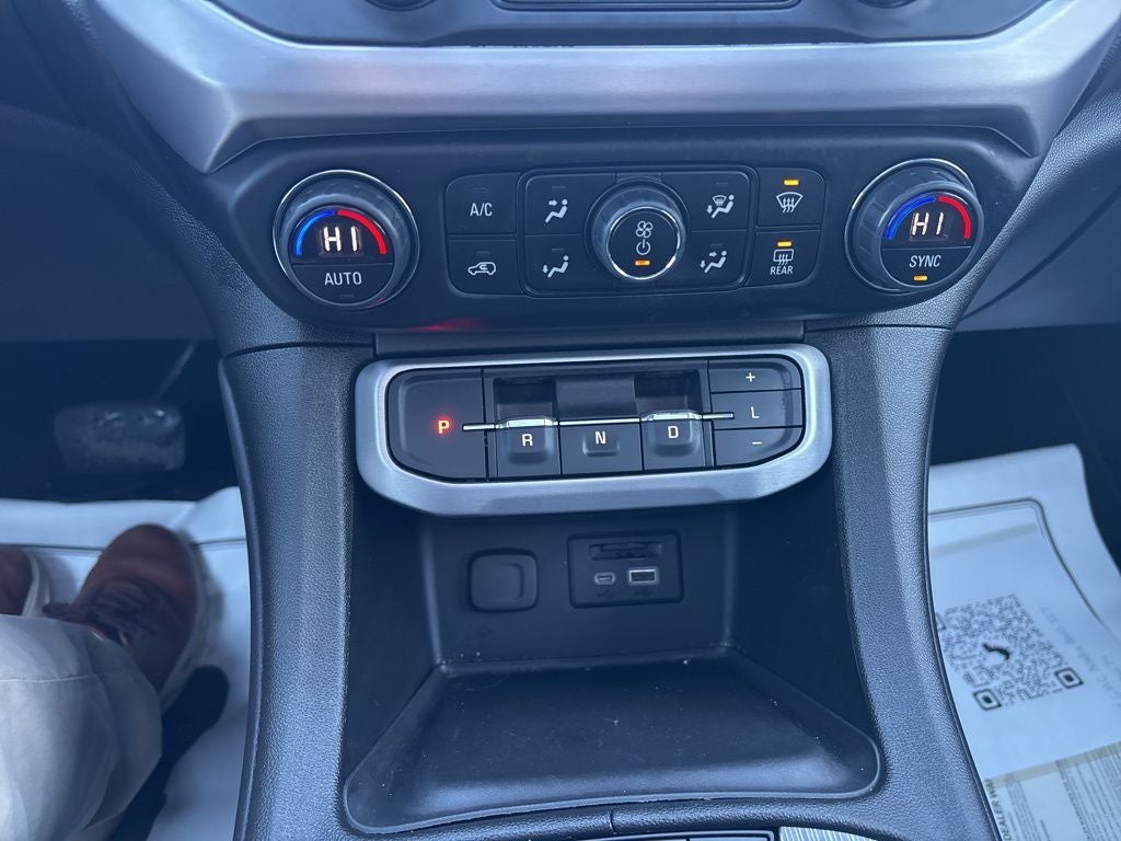 2023 GMC Acadia AWD SLT