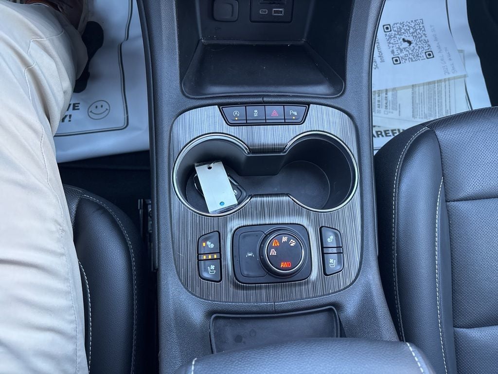 2023 GMC Acadia AWD SLT