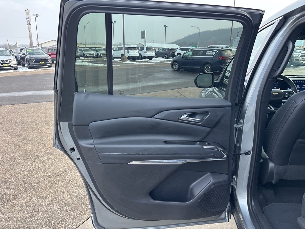 2025 Chevrolet Traverse AWD LT