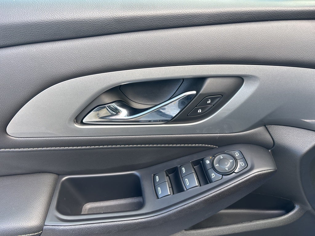 2022 Chevrolet Traverse AWD LT Leather