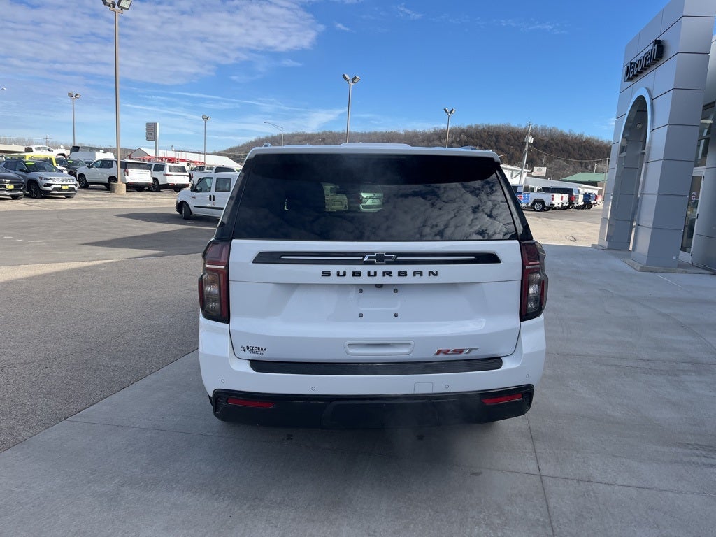 2023 Chevrolet Suburban 4WD RST