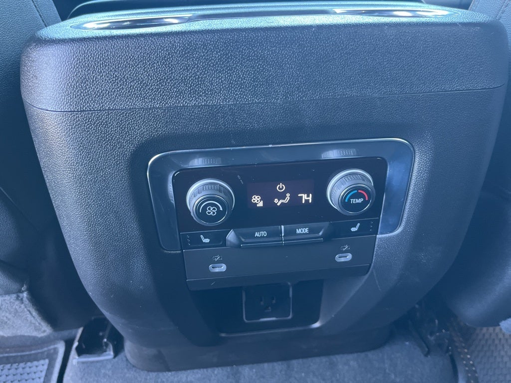 2023 Chevrolet Suburban 4WD High Country