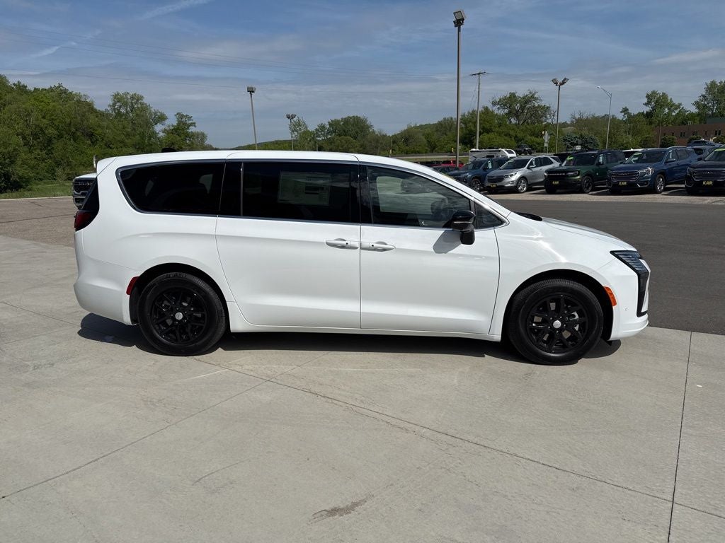2027 Chrysler Pacifica PACIFICA SELECT