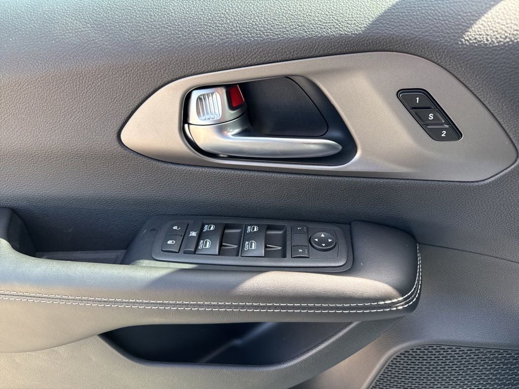 2027 Chrysler Pacifica PACIFICA SELECT
