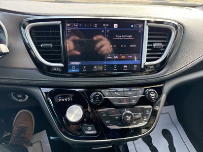 2027 Chrysler Pacifica PACIFICA SELECT