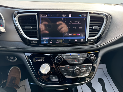 2027 Chrysler Pacifica PACIFICA SELECT