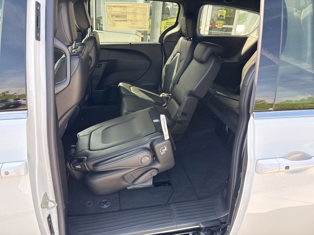 2027 Chrysler Pacifica PACIFICA SELECT