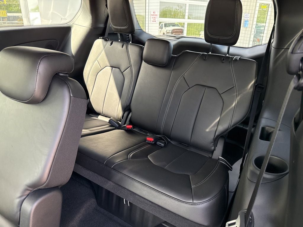 2027 Chrysler Pacifica PACIFICA SELECT