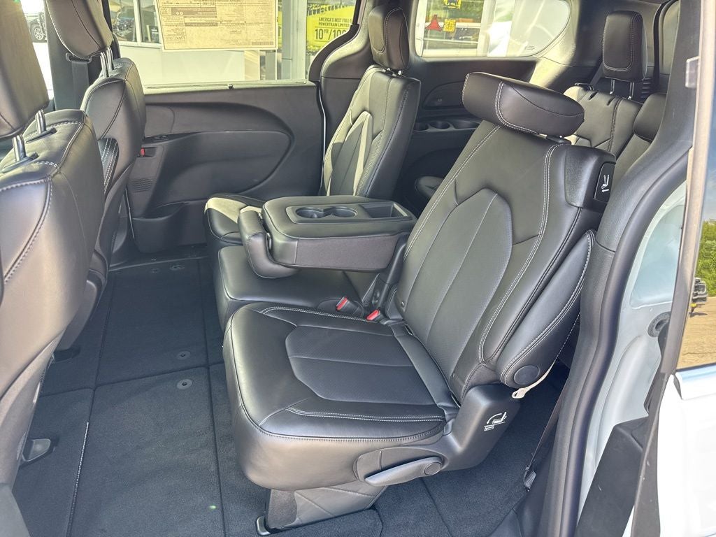 2027 Chrysler Pacifica PACIFICA SELECT