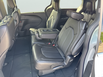 2027 Chrysler Pacifica PACIFICA SELECT