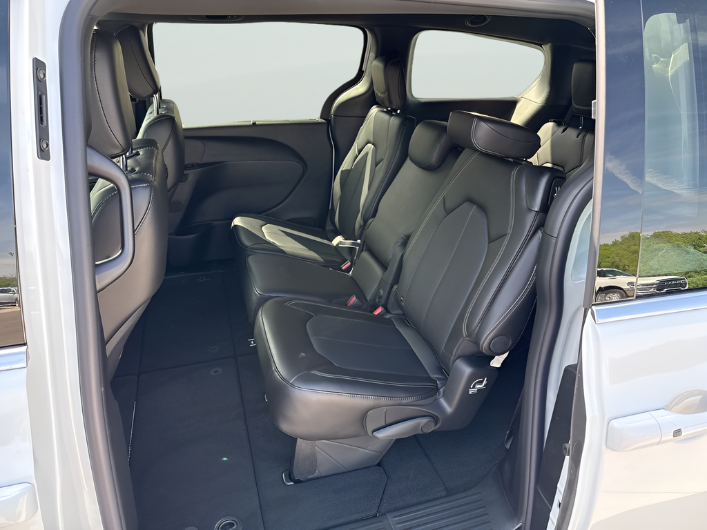 2027 Chrysler Pacifica PACIFICA SELECT