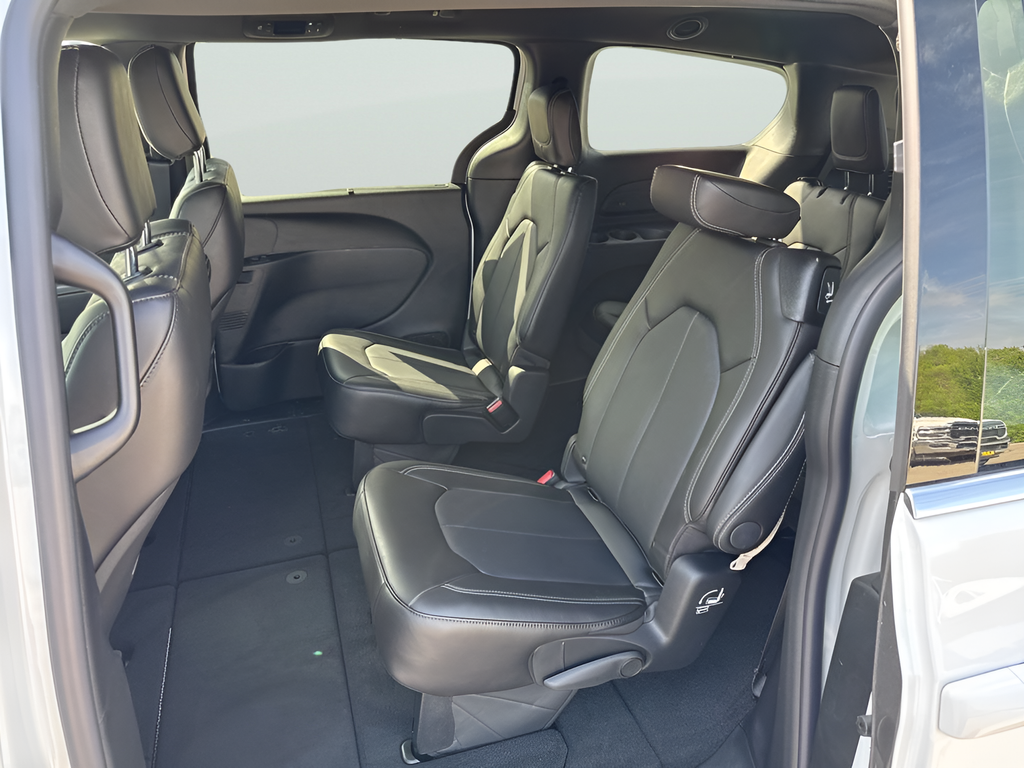2027 Chrysler Pacifica PACIFICA SELECT