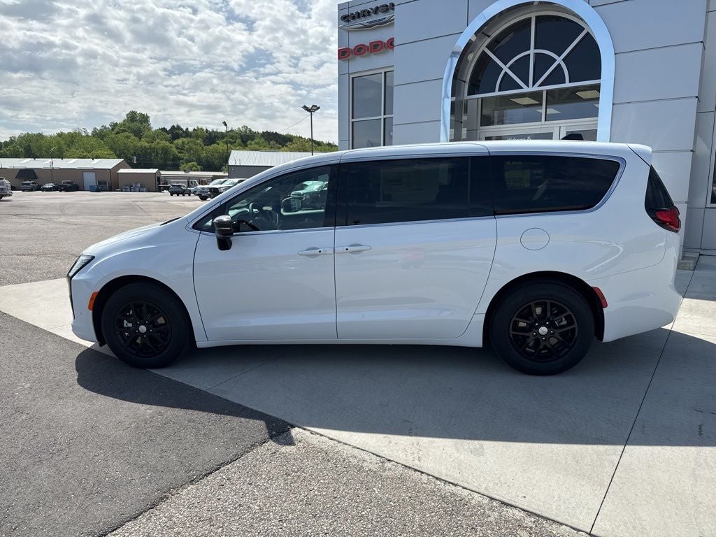2027 Chrysler Pacifica PACIFICA SELECT