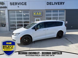 2025 Chrysler Voyager LX