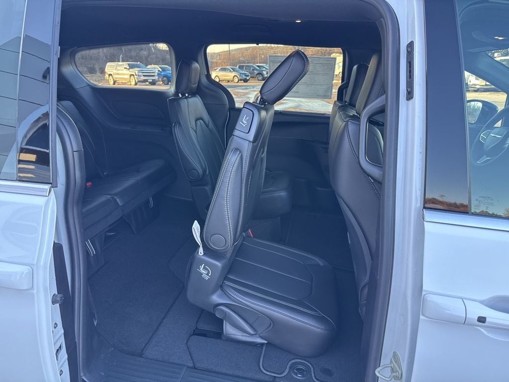 2026 Chrysler Voyager VOYAGER LX