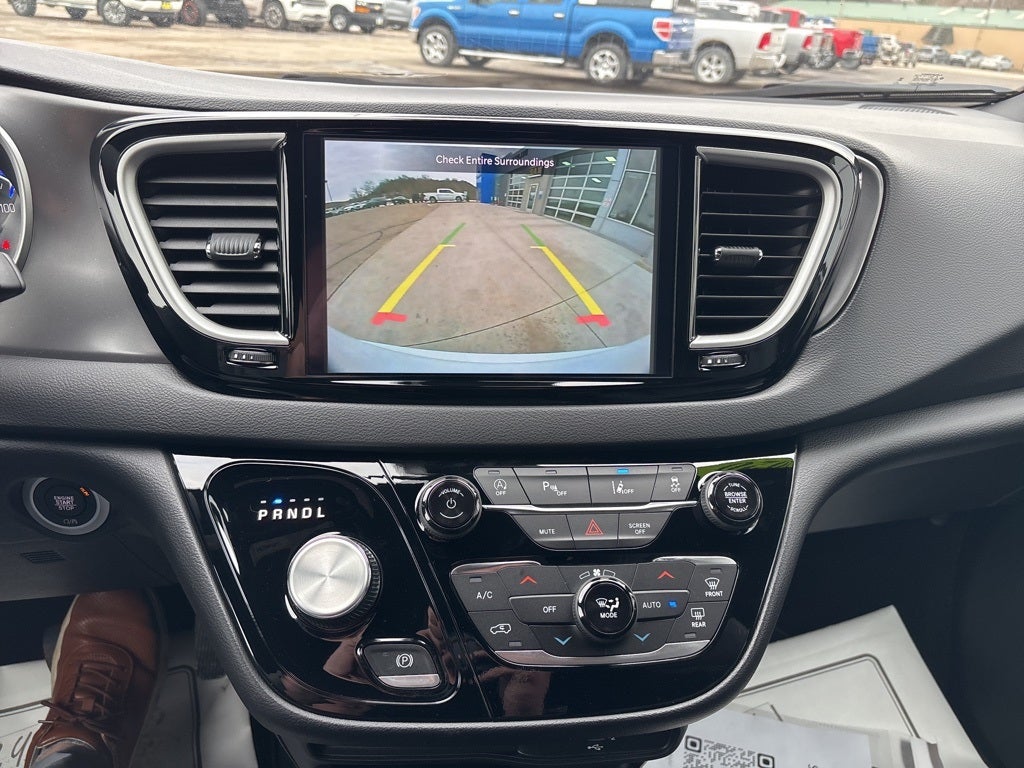 2026 Chrysler Voyager VOYAGER LX