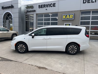 2023 Chrysler Pacifica Hybrid Touring L