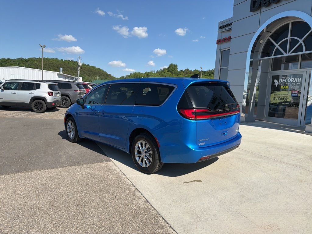 2027 Chrysler Pacifica PACIFICA SELECT AWD