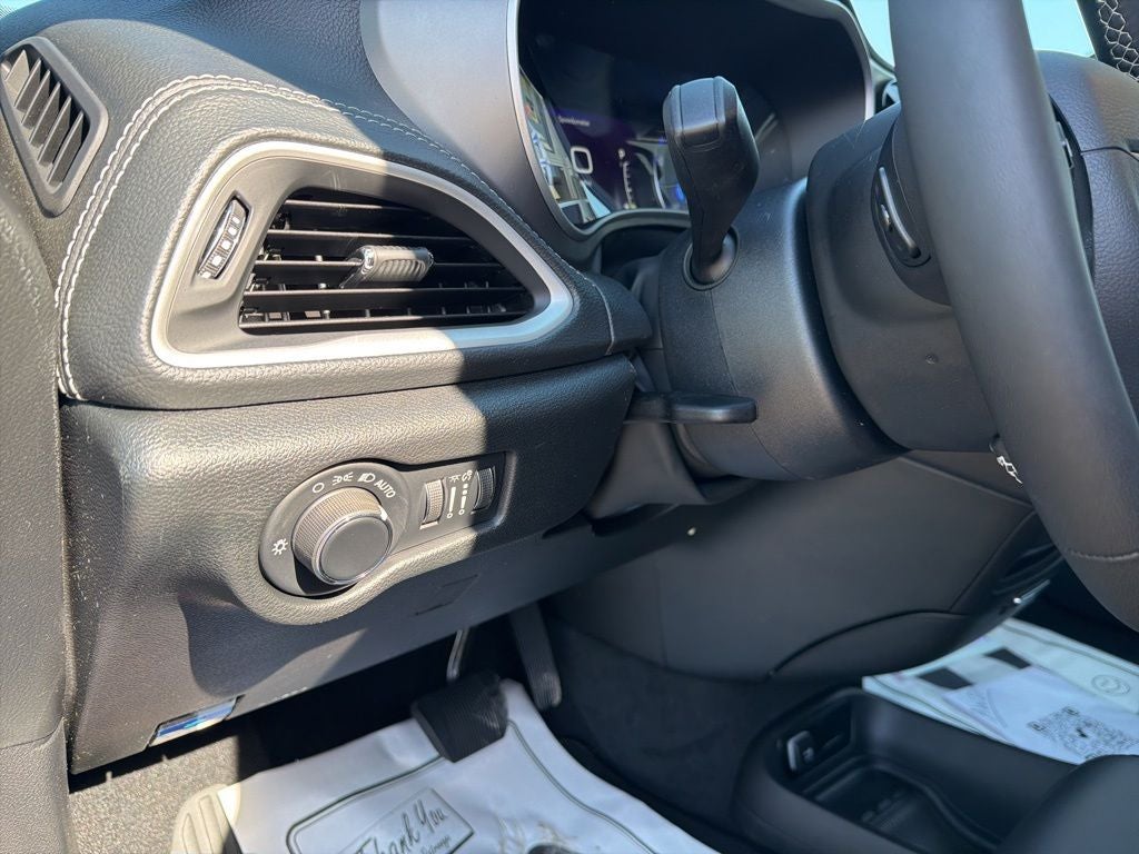 2027 Chrysler Pacifica PACIFICA SELECT AWD