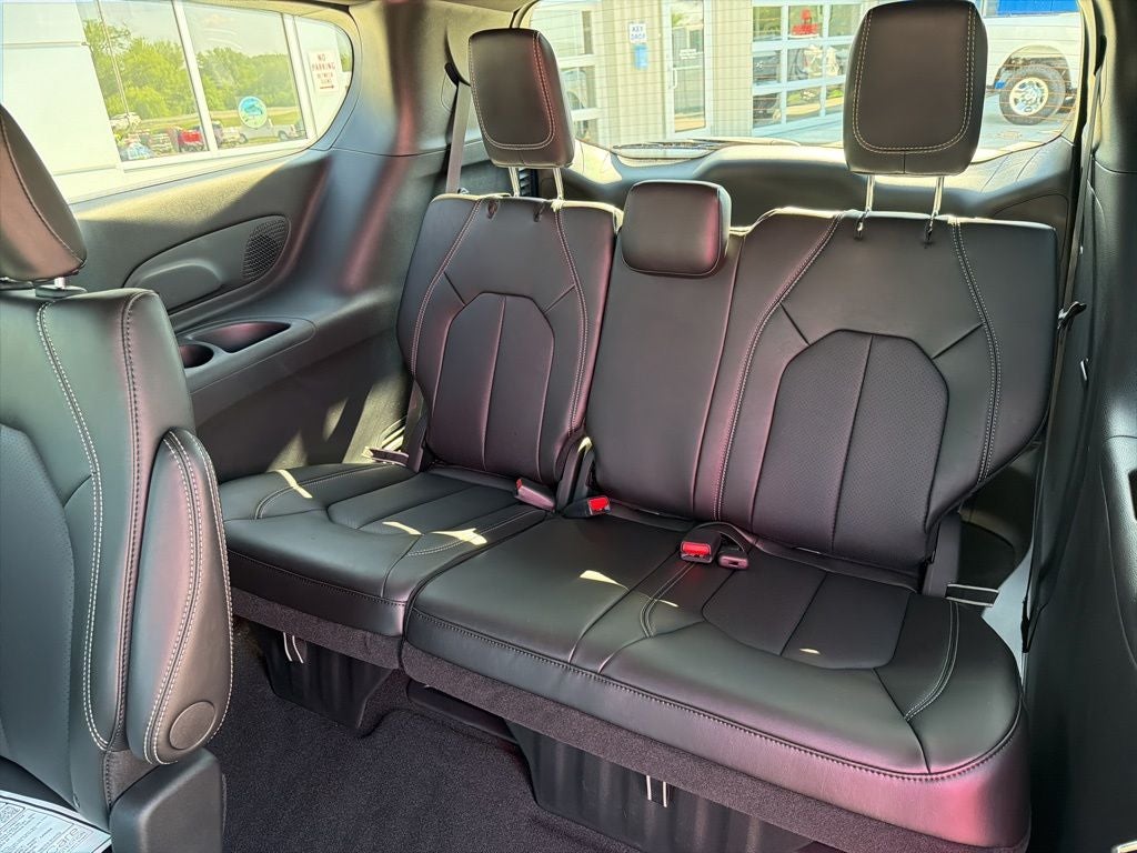 2027 Chrysler Pacifica PACIFICA SELECT AWD