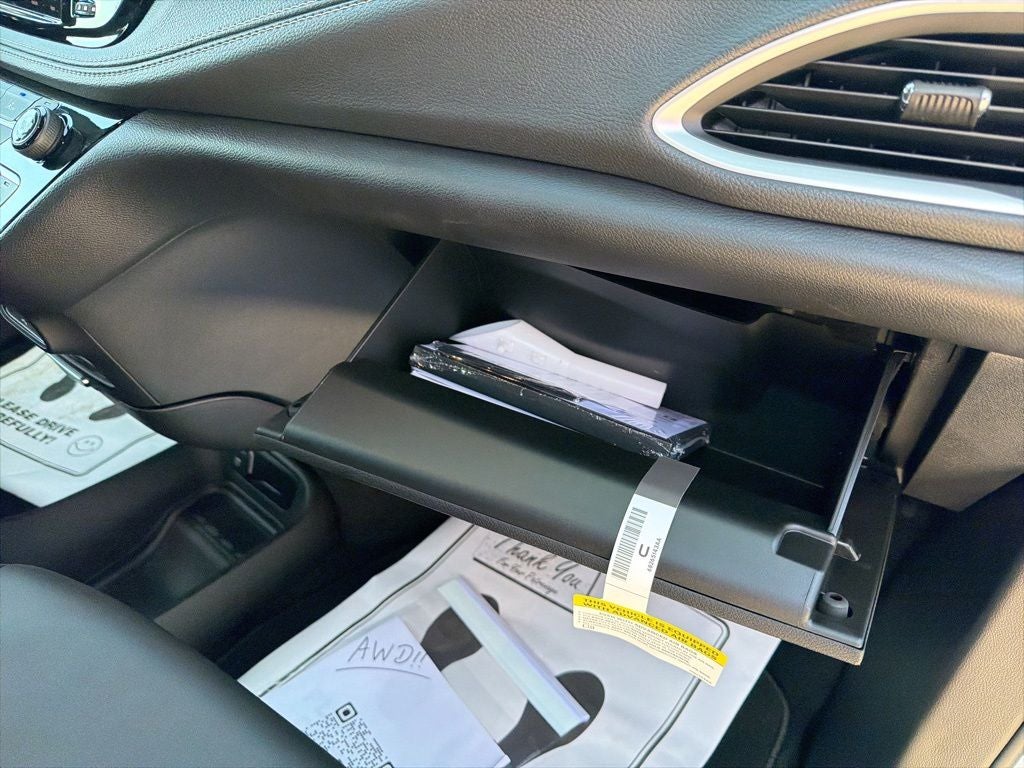 2027 Chrysler Pacifica PACIFICA SELECT AWD