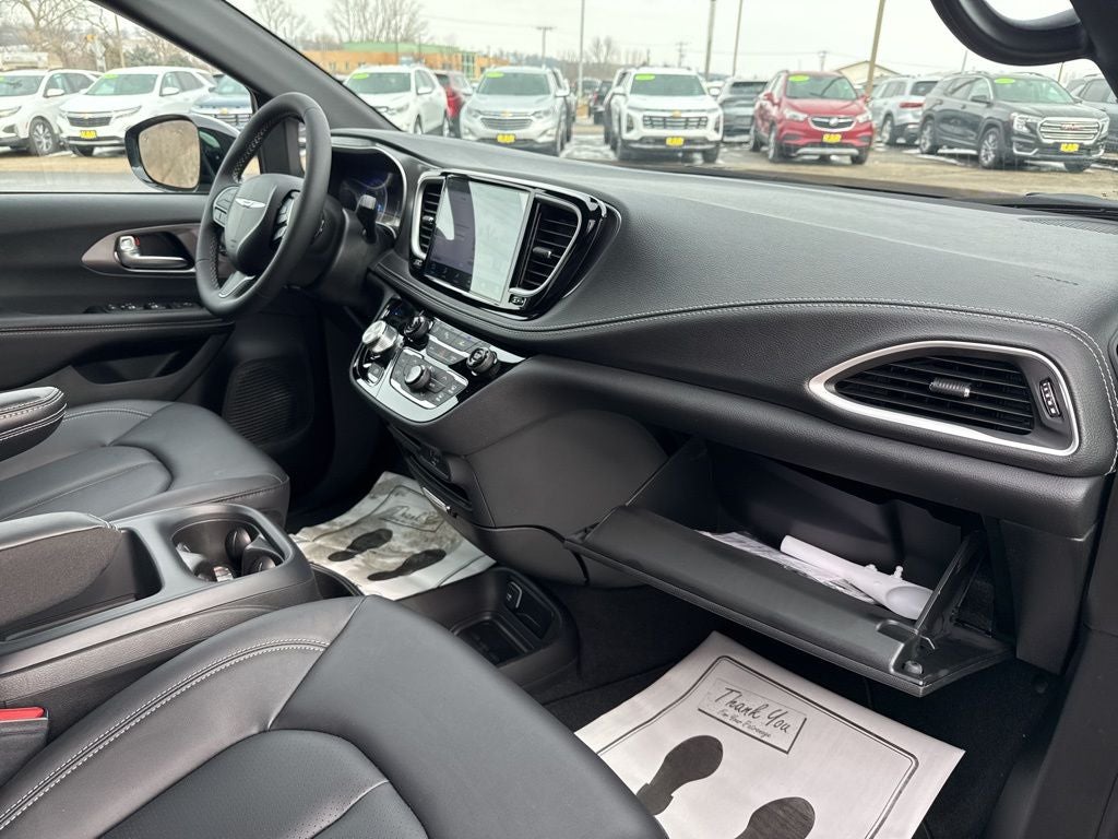 2026 Chrysler Pacifica PACIFICA SELECT AWD