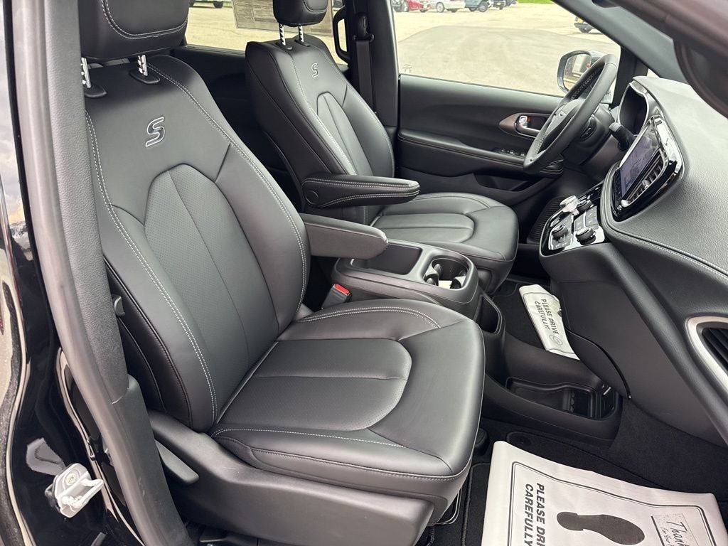 2026 Chrysler Pacifica PACIFICA SELECT AWD