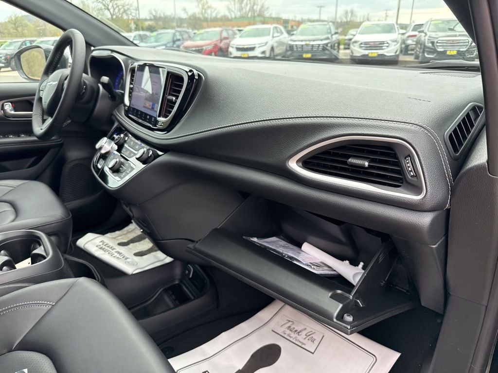 2026 Chrysler Pacifica PACIFICA SELECT AWD