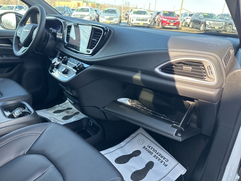 2026 Chrysler Pacifica PACIFICA SELECT AWD