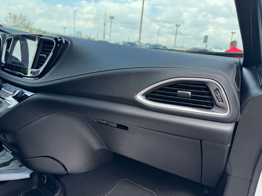 2026 Chrysler Pacifica PACIFICA SELECT AWD