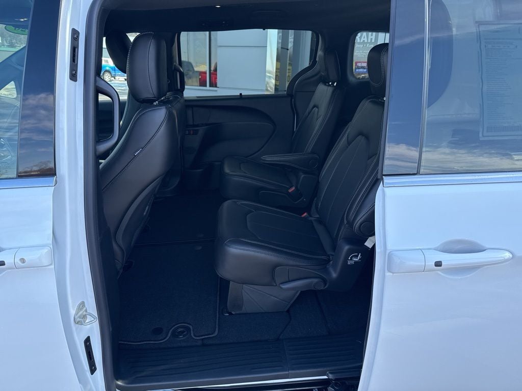 2026 Chrysler Pacifica PACIFICA SELECT AWD