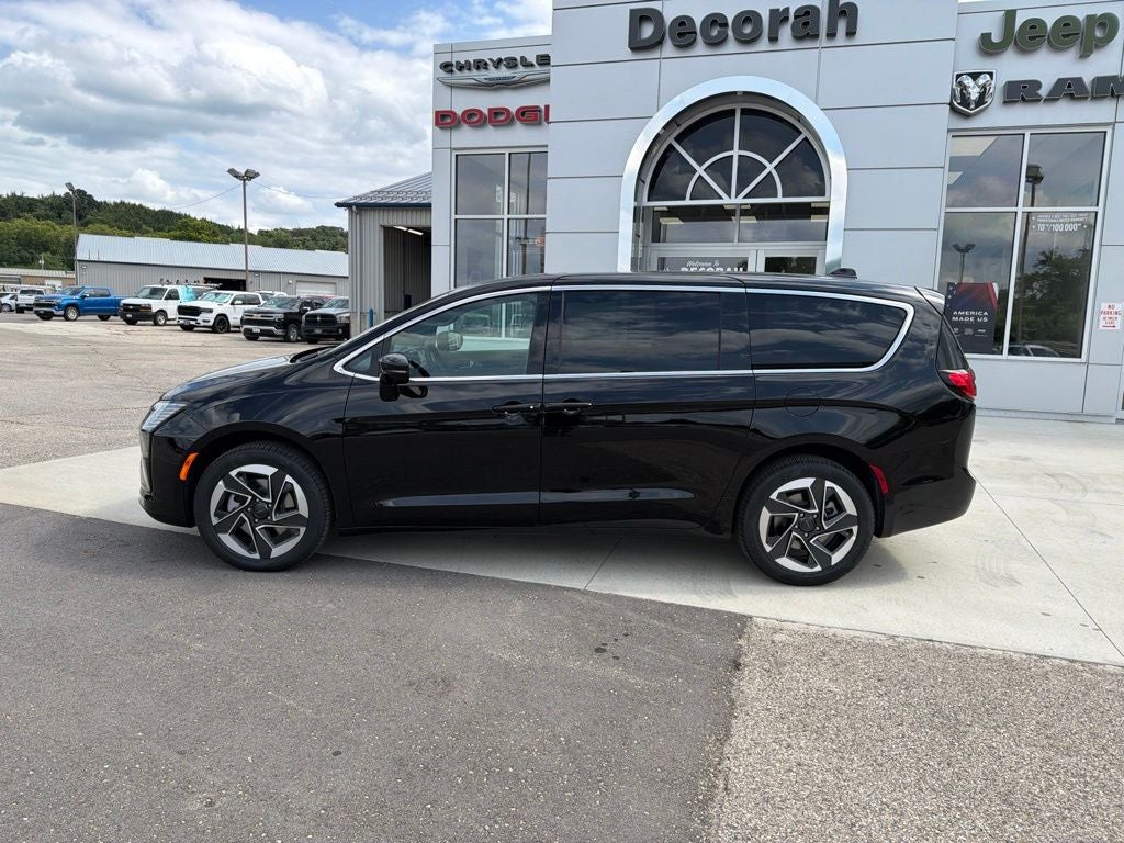 2027 Chrysler Pacifica PACIFICA LIMITED AWD