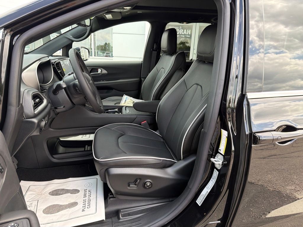 2027 Chrysler Pacifica PACIFICA LIMITED AWD