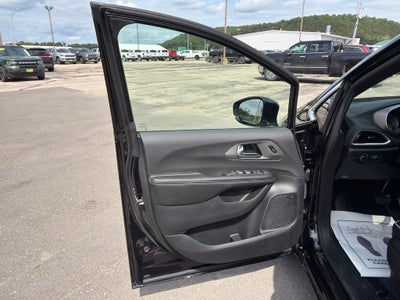 2027 Chrysler Pacifica PACIFICA LIMITED AWD