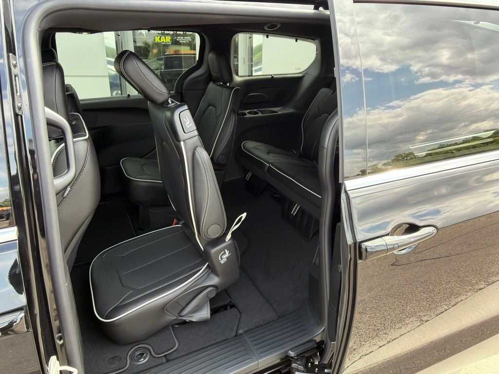 2027 Chrysler Pacifica PACIFICA LIMITED AWD