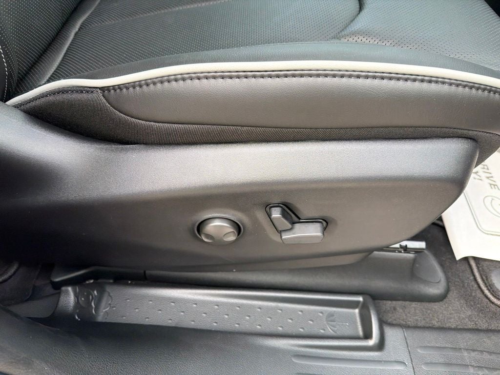 2027 Chrysler Pacifica PACIFICA LIMITED AWD