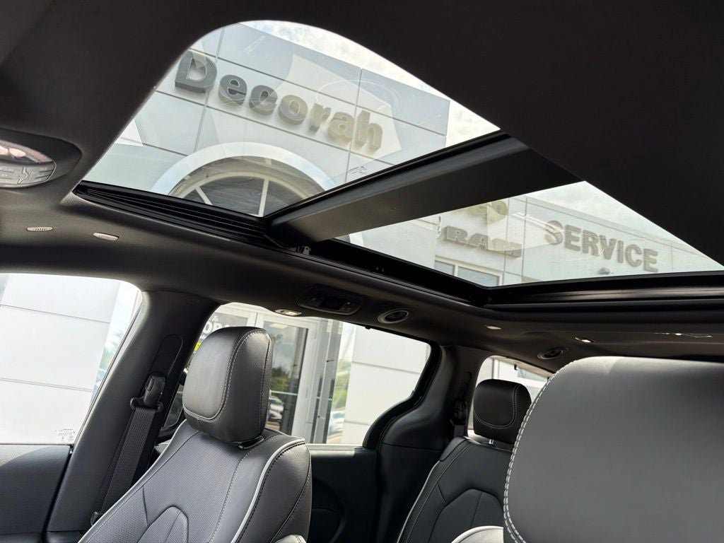 2027 Chrysler Pacifica PACIFICA LIMITED AWD