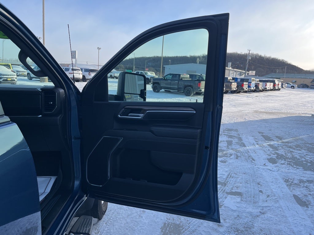 2024 Chevrolet Silverado 2500HD 4WD Crew Cab Standard Bed LT