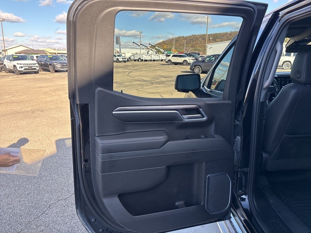 2022 Chevrolet Silverado 1500 4WD Crew Cab Short Bed LTZ