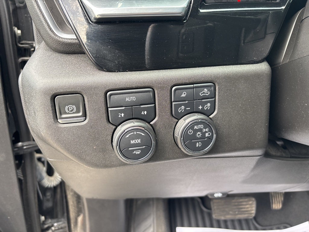 2023 Chevrolet Silverado 1500 4WD Crew Cab Short Bed LTZ